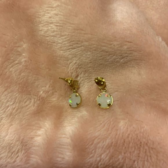 14k Australian solid fiery Opal dangle earrings  Solid 14k gold Estate. - Picture 3 of 3